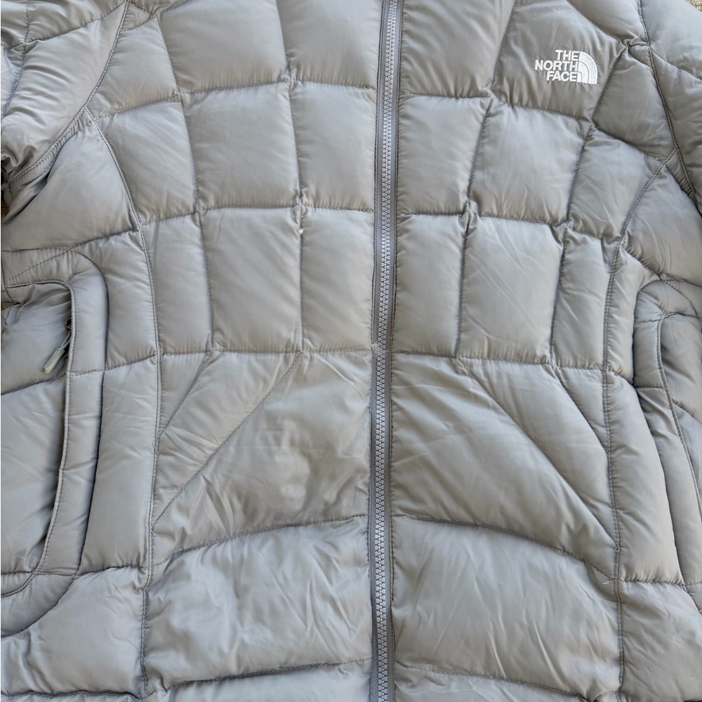 The North Face Women Size Large Quilted Puffer Down 550 Jacket Hood Soft Gray - Picture 2 of 12